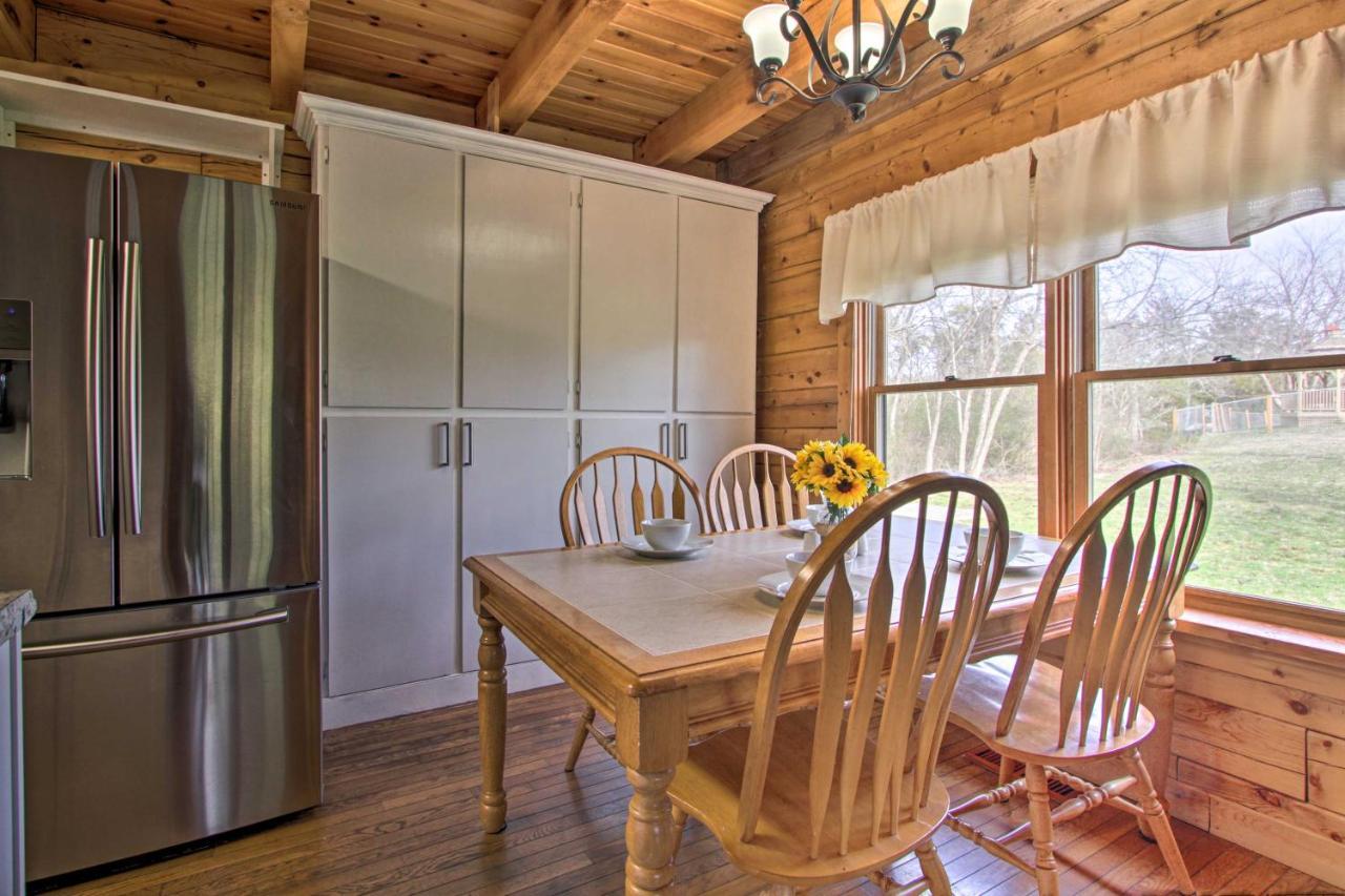 Rustic Cabin With Screened Deck 8 Mi To Dollywood Sevierville Exterior foto